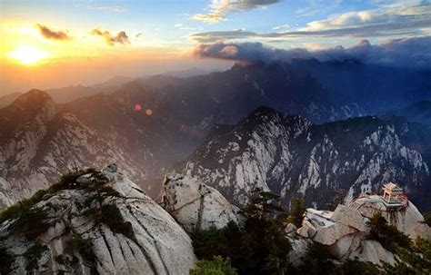 middle peak hotel|Mount Huashan, One of the Famous Five Mountains .